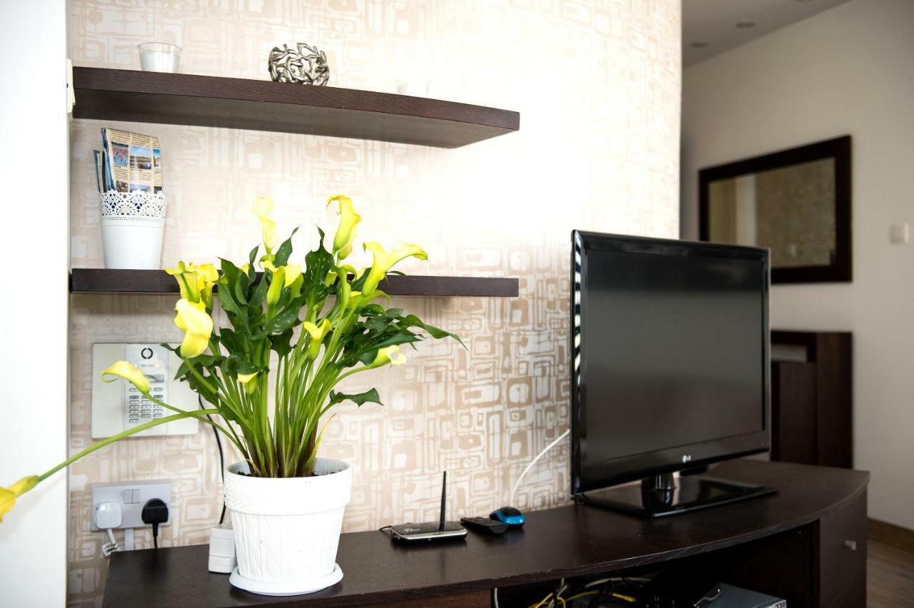 Sophia Court Apartment Larnaca Bagian luar foto