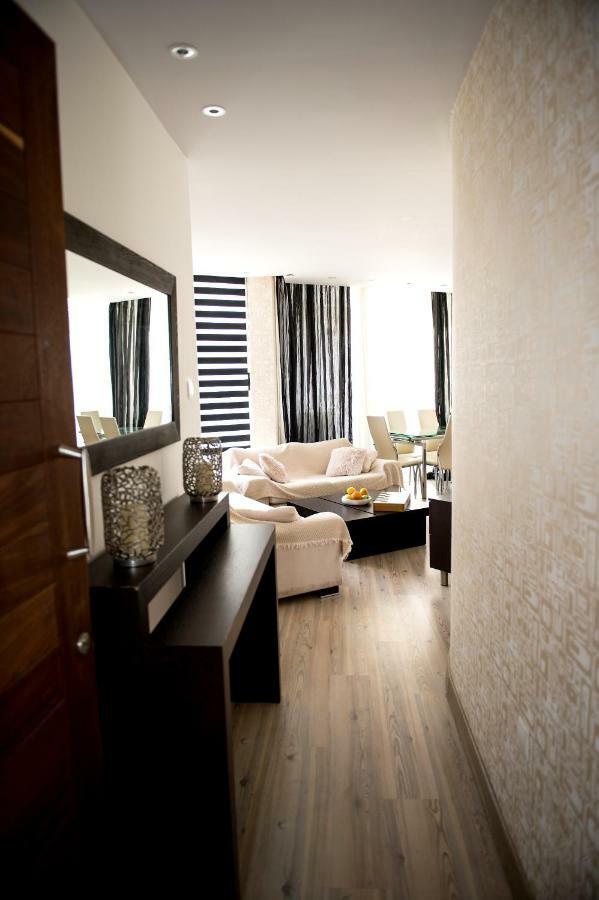 Sophia Court Apartment Larnaca Bagian luar foto